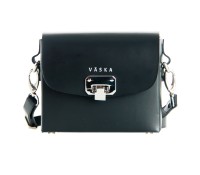 BLACK BAG VASKA – HELMI BOX – Carnet de Mode –