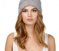 Bobble Beanie in Cable Knit – Chicnova –